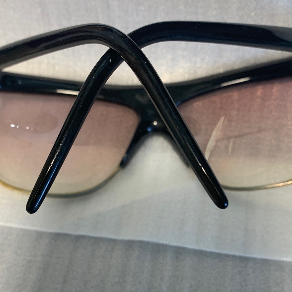 Vintage Laura Biagiotti P30 sunglasses - Picture 6 of 7